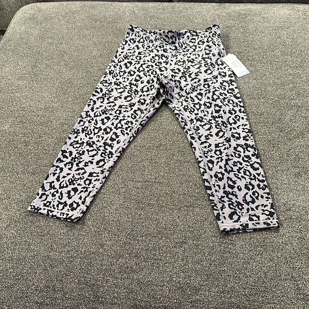 Balance Collection crop leggings size large NWT
